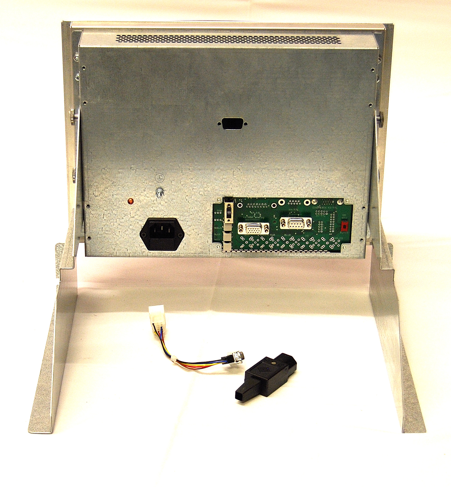 ALL MAZAK Monitors - 14 inch Colour - Image 2